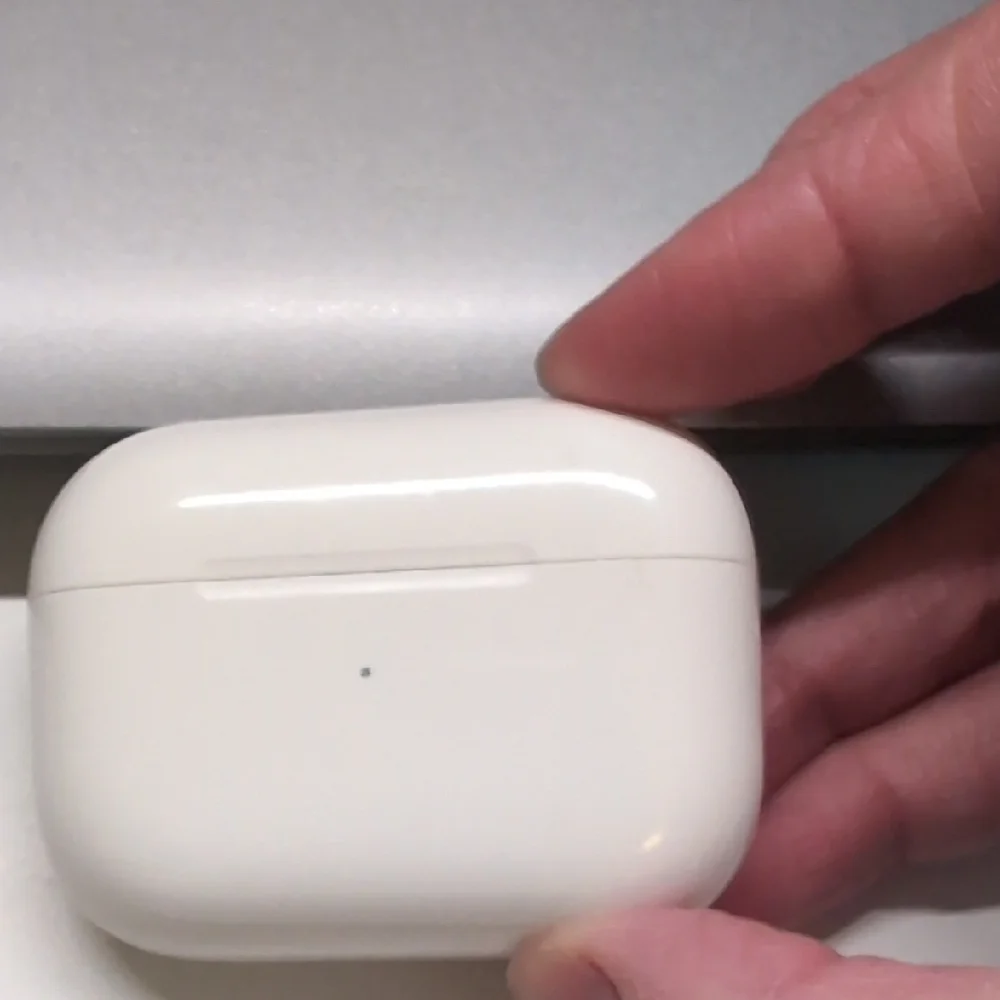 Airpods Pro 1 with Magsafe charging case